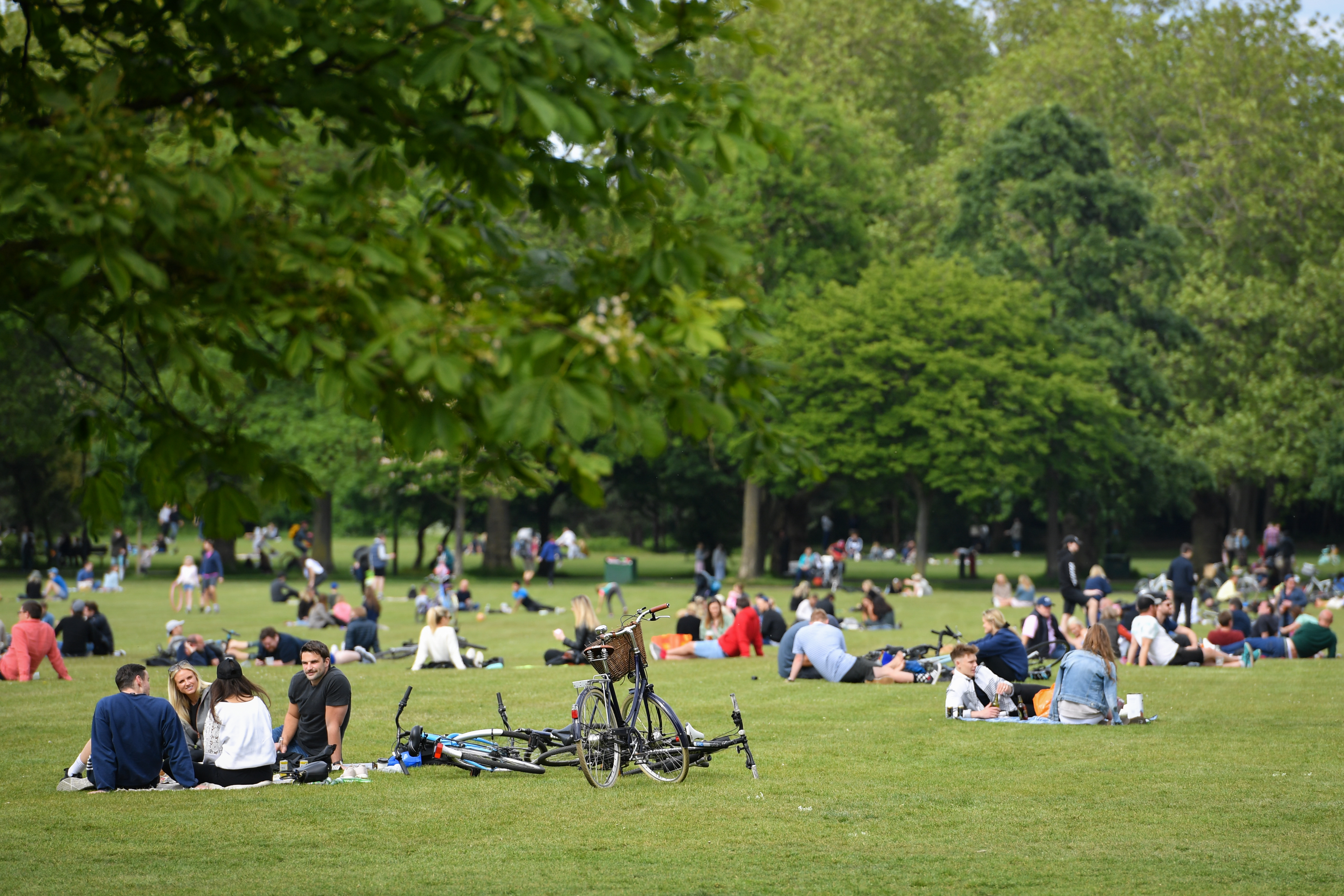 UK Parks And Beaches Packed Despite Lockdown Warnings 